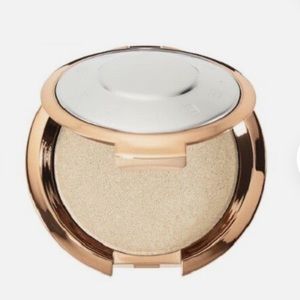 Becca Cosmetics Light Chaser Highlighter in Pearl Flashes Gold - BNIB